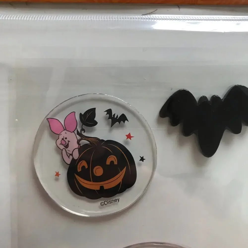 3/$20 Disney Winnie The Pooh New In Package Set of 8 Halloween Gel Clings